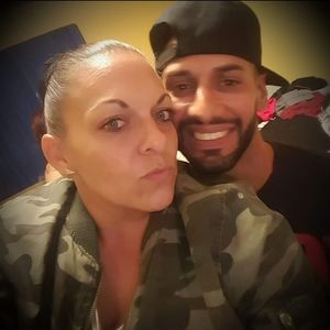 Meet your Posher, Lora pierre